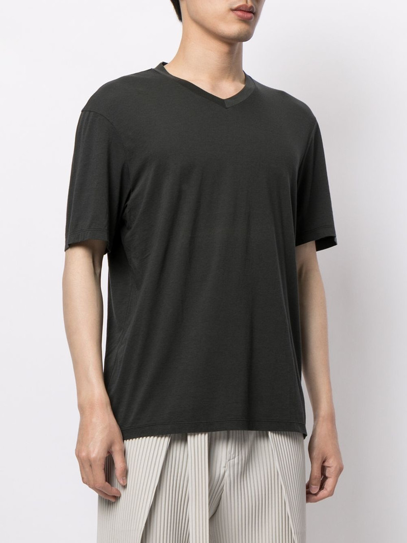 V-neck T-shirt 3