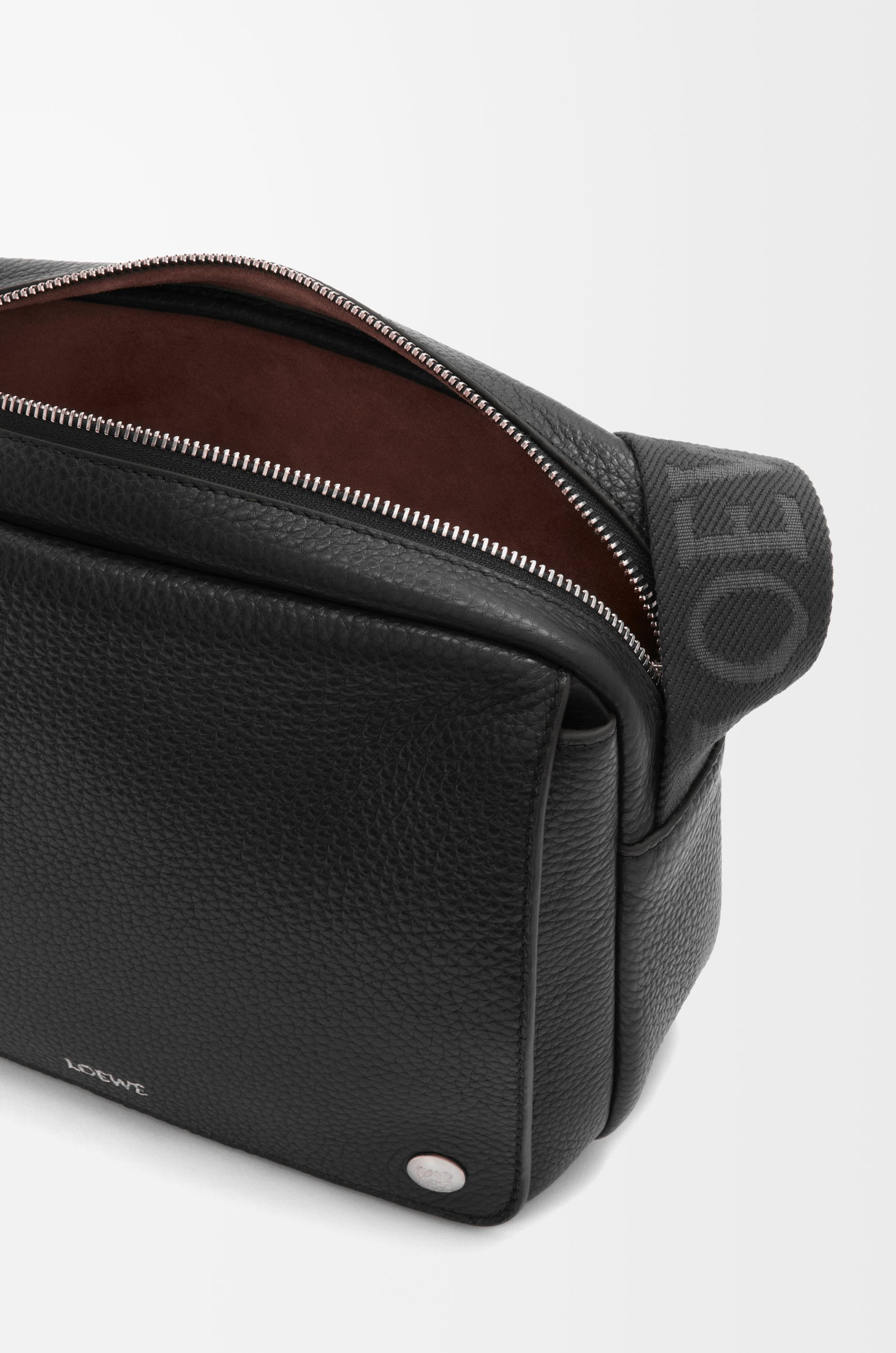 Medium Pebble messenger bag in supple grained calfskin - 4