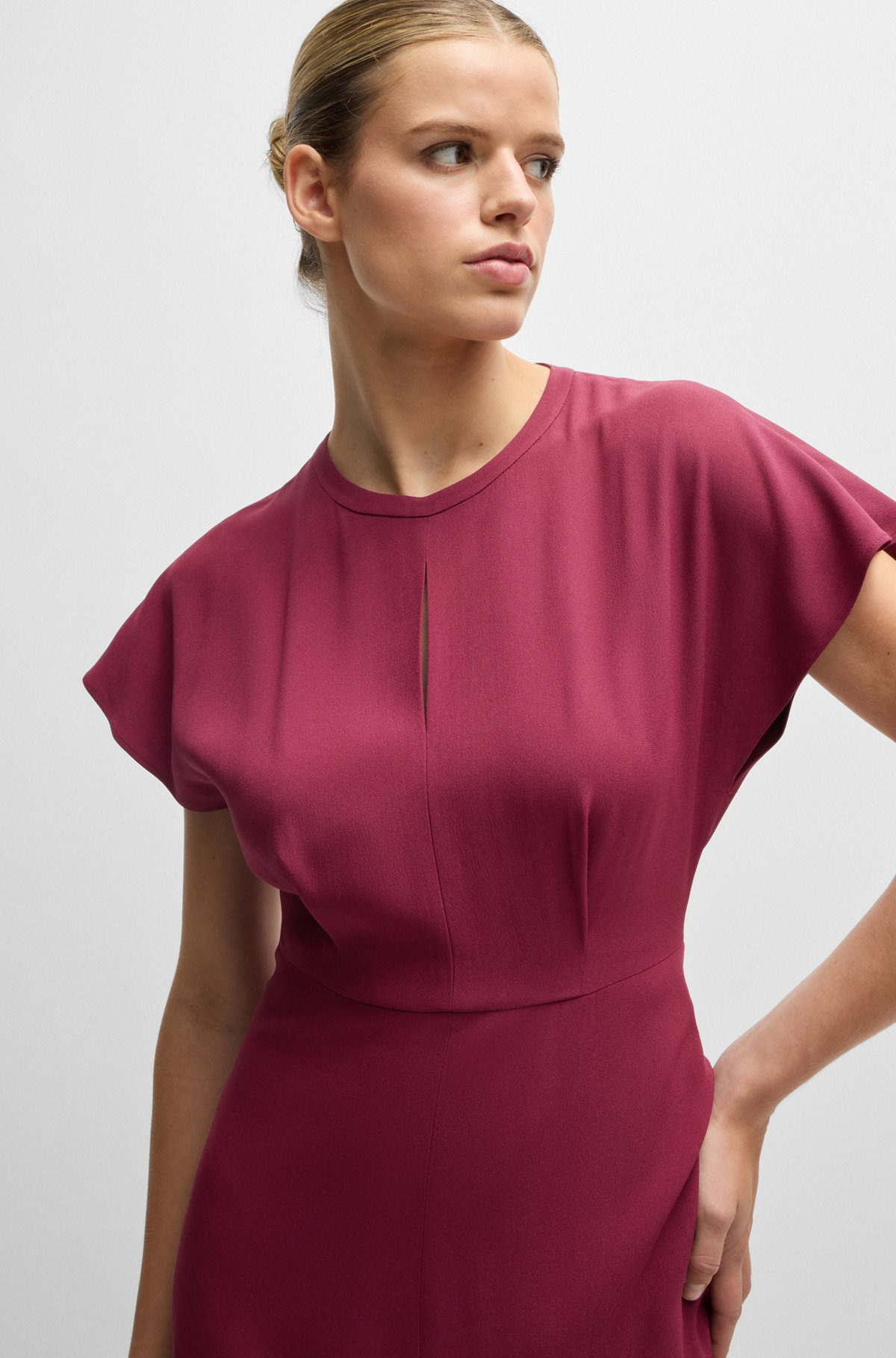 KEYHOLE-NECKLINE DRESS WITH PLISSÉ INSERT - 5