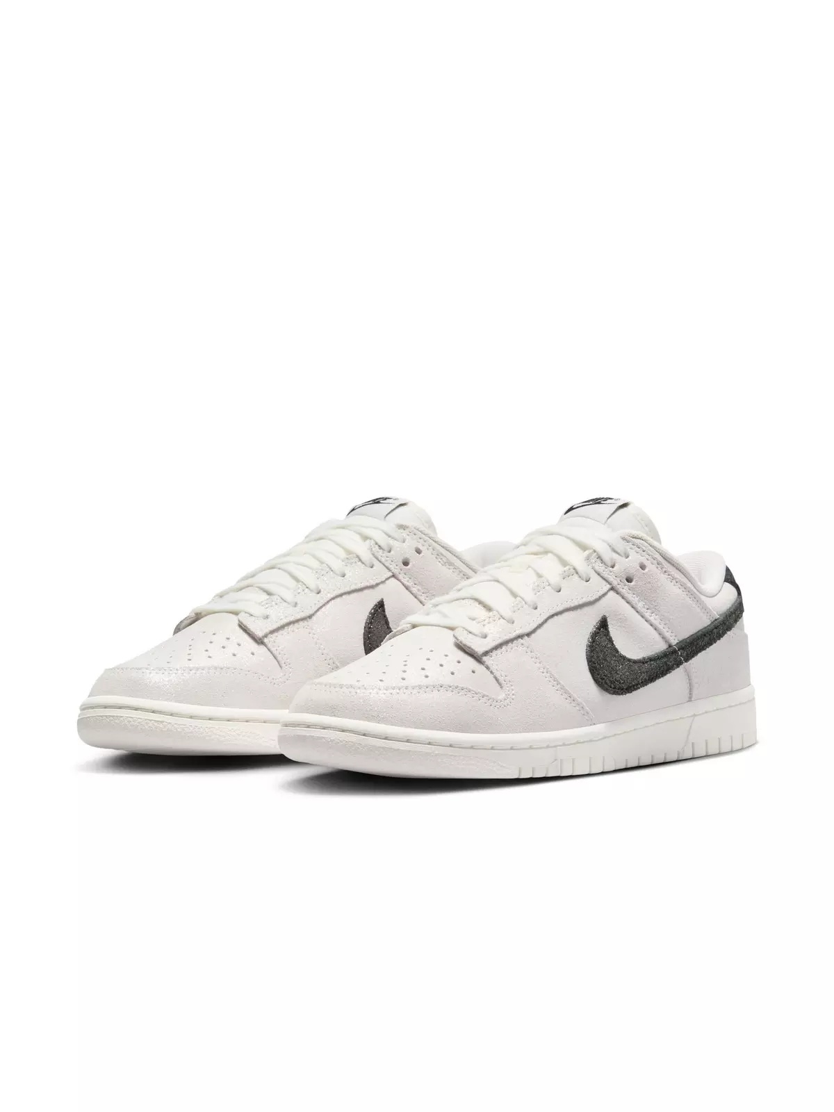 Dunk Low SE "Sail/Black" Women's Shoe - 3