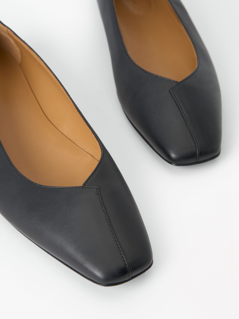 Tripo Chisel Toe Ballerina 3