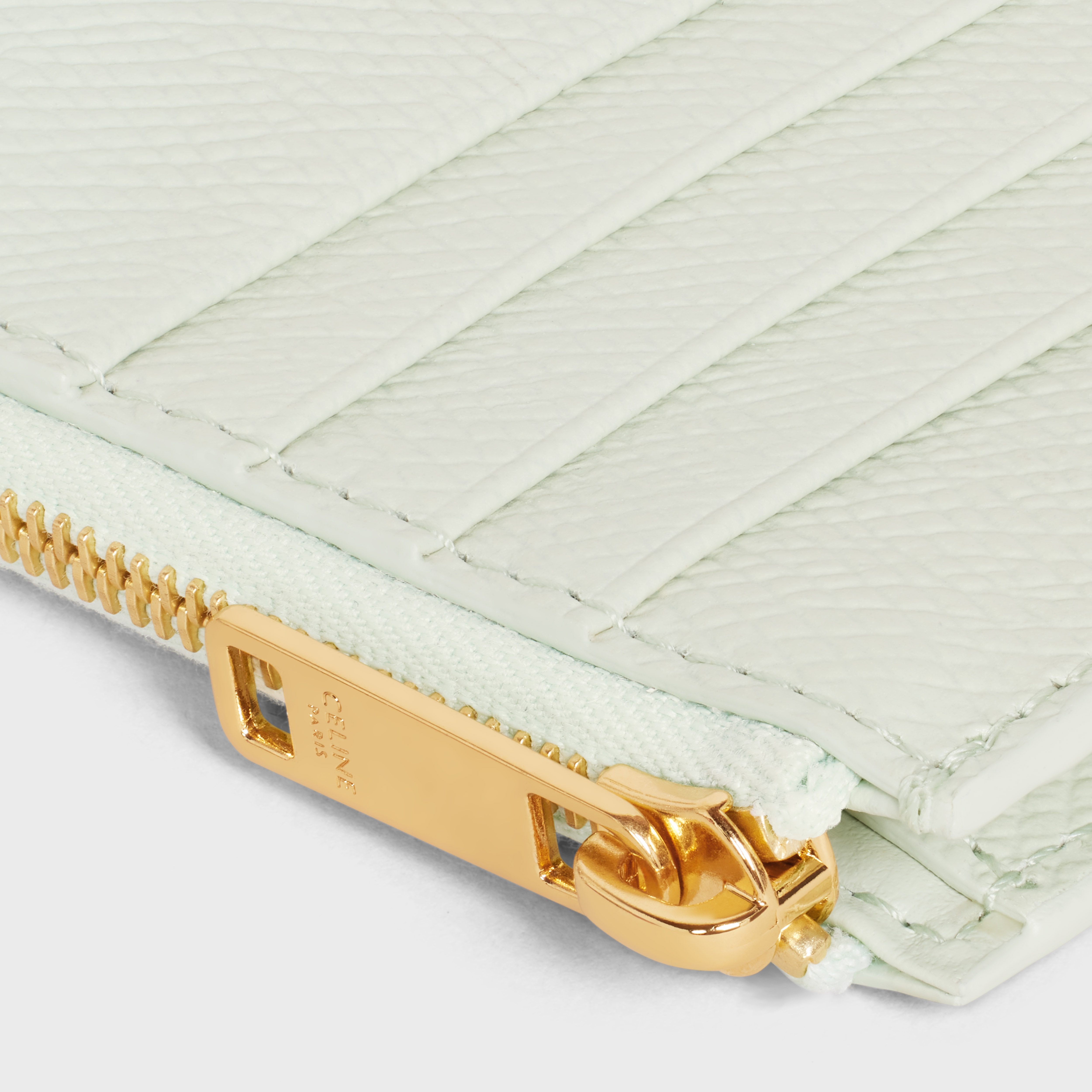 ZIPPED COMPACT CARD HOLDER ESSENTIALS in Grained Calfskin - 4