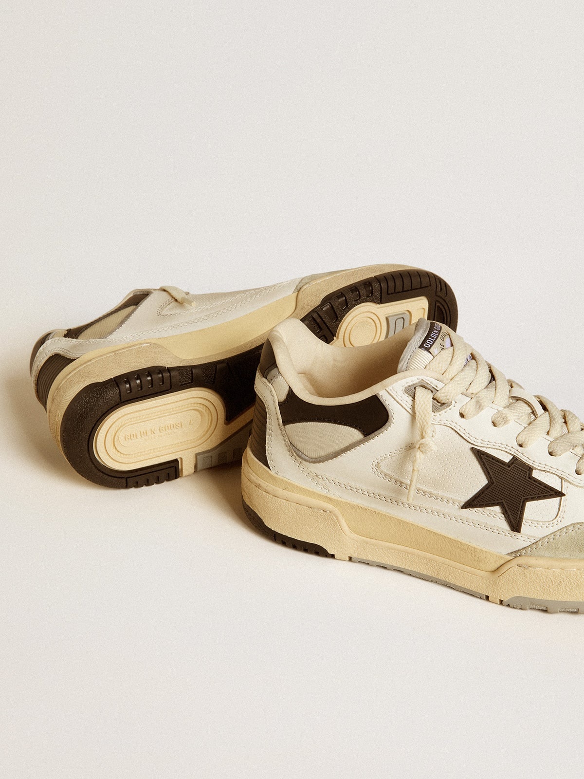 Men's Forty2 with black textured TPU star and black leather heel tab - 3