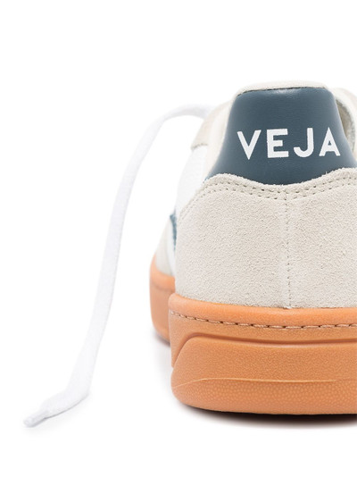 VEJA V-10 low top sneakers outlook