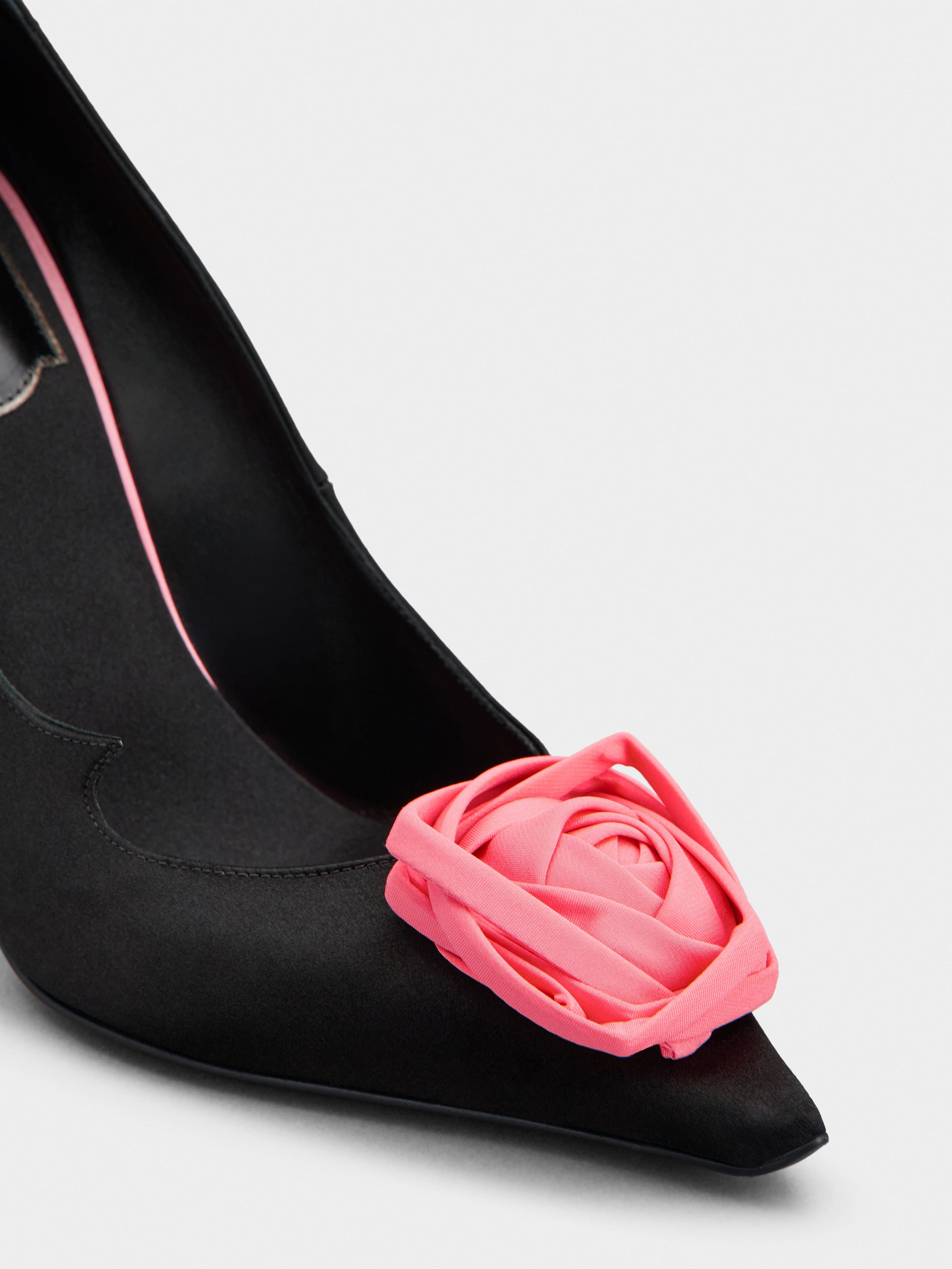 Rose Vivier Pumps in satin - 3