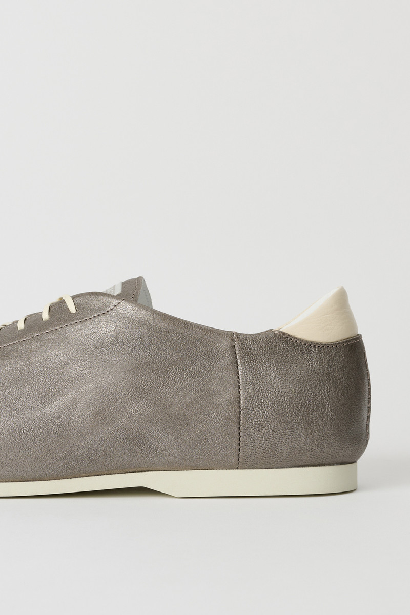 Sneak In Metallic Oyster Sheepskin 3