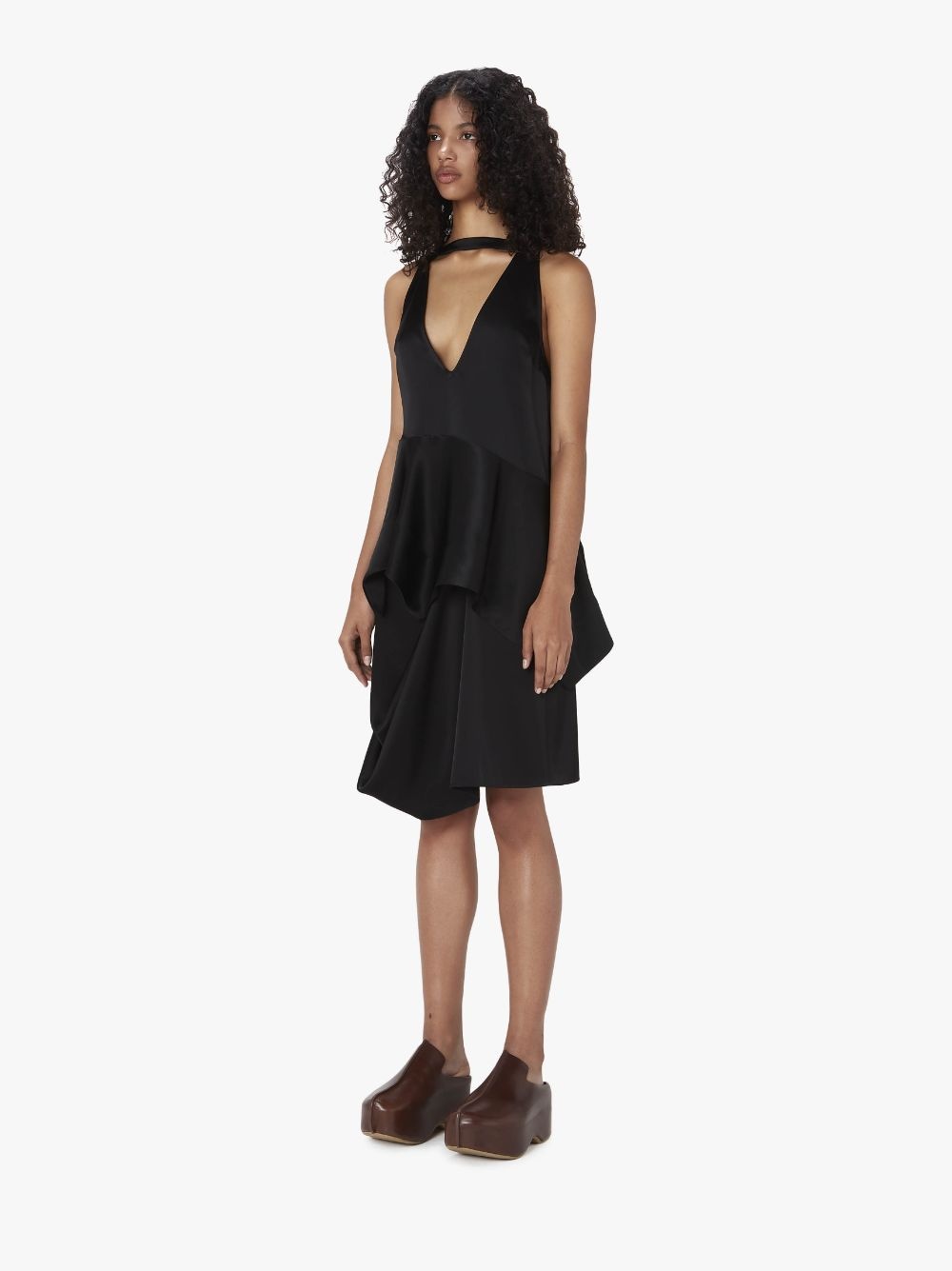 SLEEVELESS V-NECK TOP - 4
