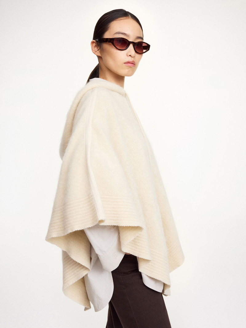 Viggo hooded cape 4