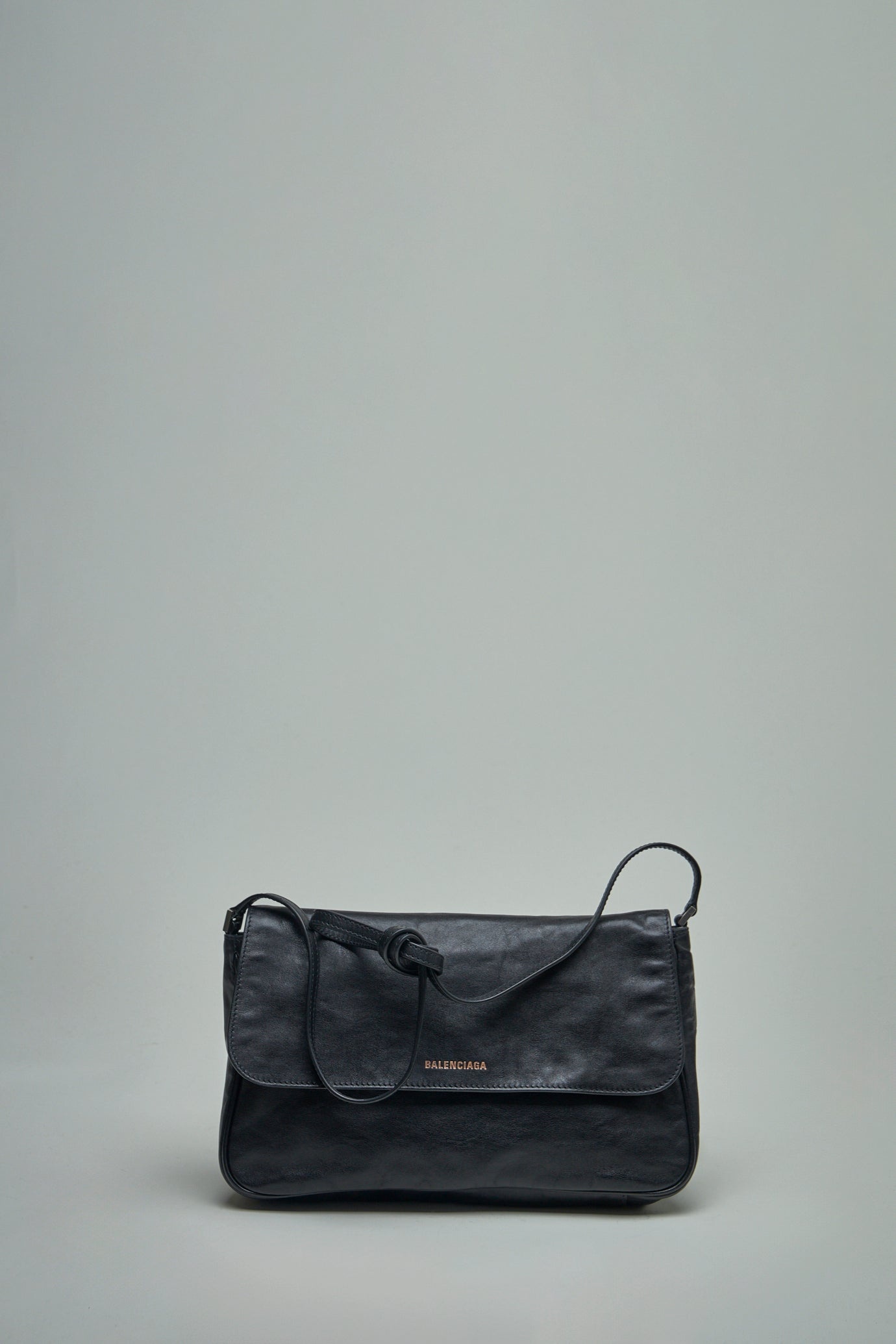 BALENCIAGA Grungy Small Messenger Bag | labelsfashion | REVERSIBLE