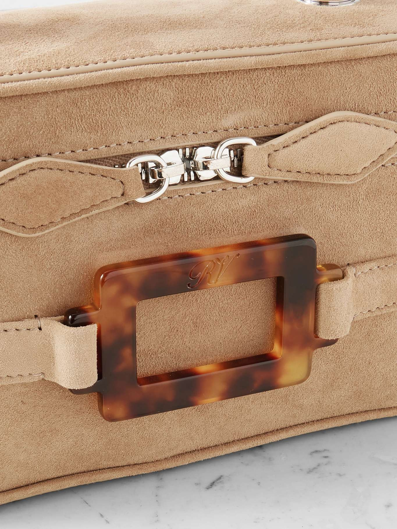 Belle Vivier Vanity mini buckled suede clutch Beige - 4