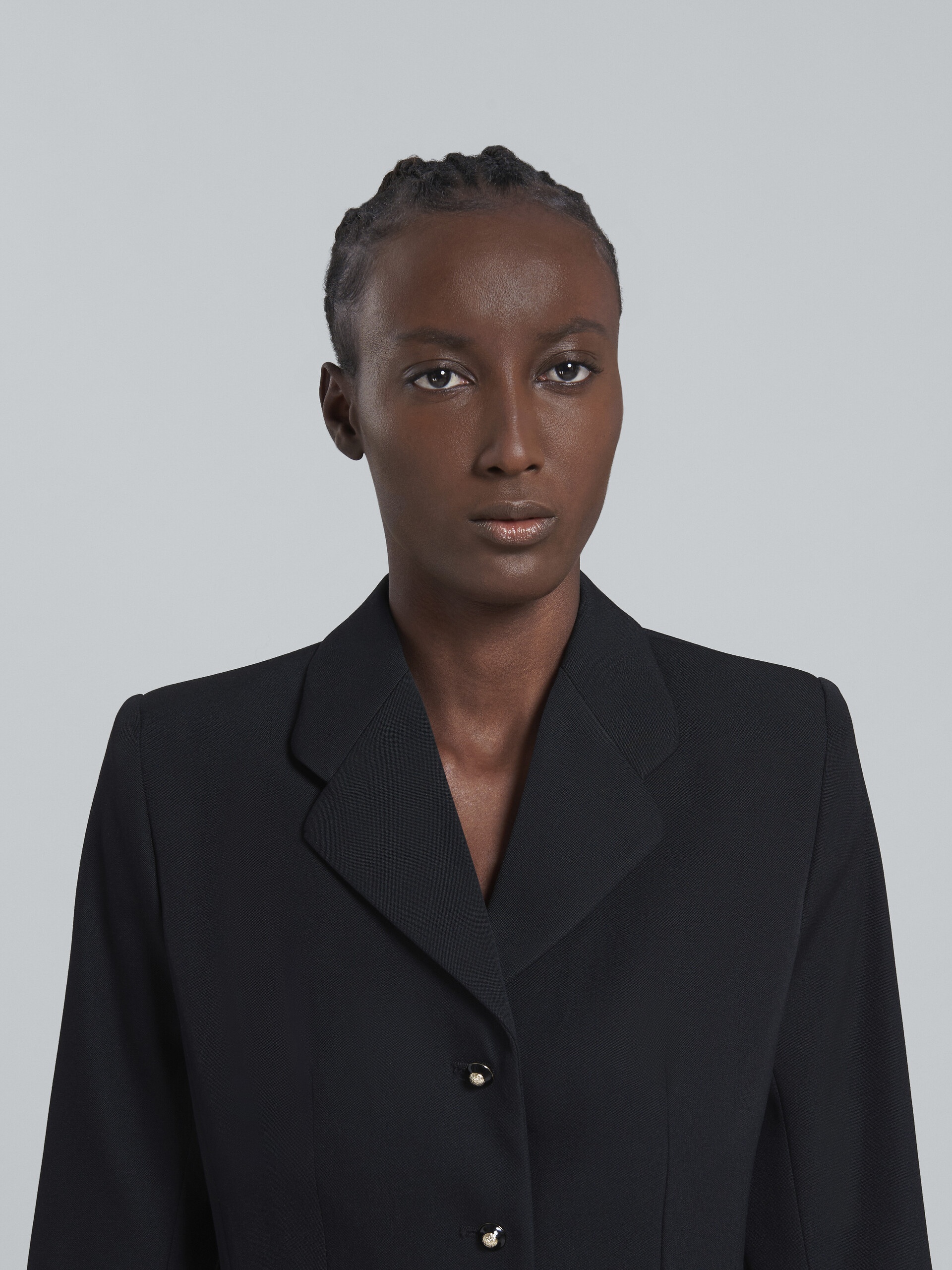 BLACK FITTED BLAZER - 4