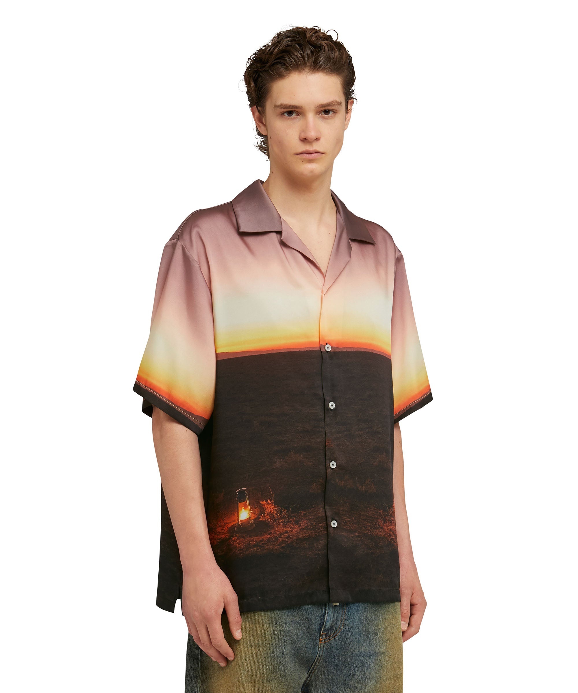 Fluid fabric  bowling shirt with "Tanzanian gaze torch snap" print - 4