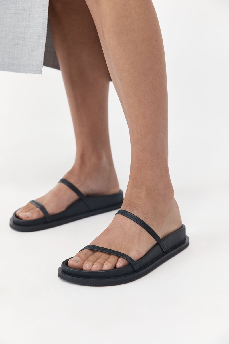 Fine Strap Slide - Black 1