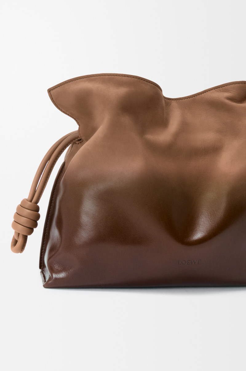 Medium Flamenco clutch in gradient patent nubuck 7