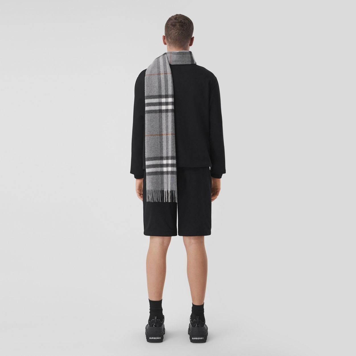 The Classic Check Cashmere Scarf - 8