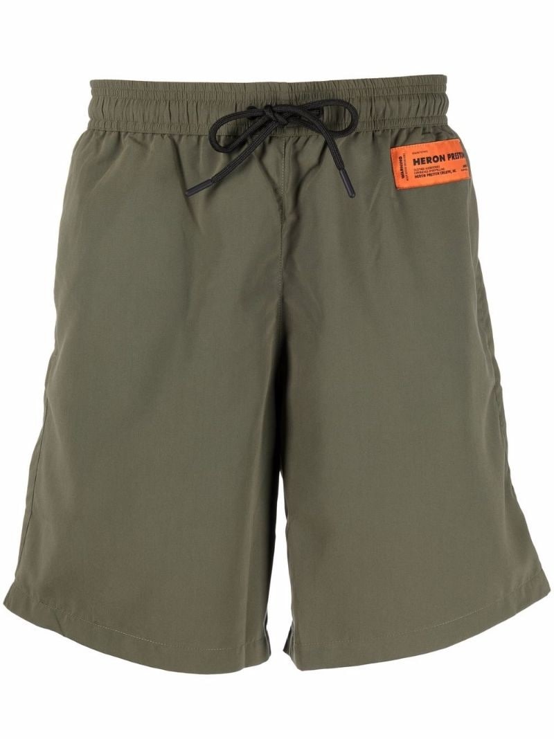 drawstring-waist logo-patch shorts - 1