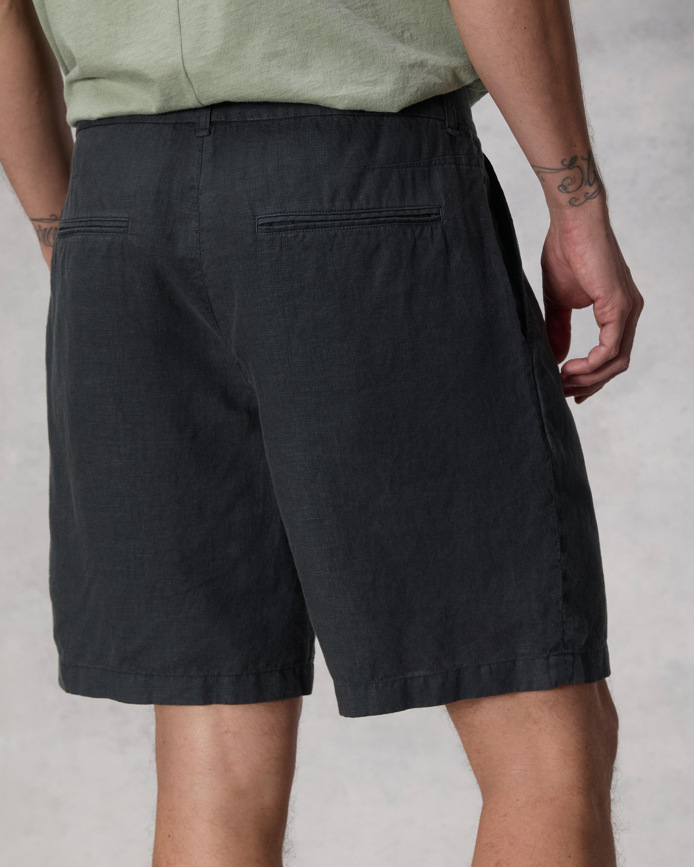 Elliot Pleated Linen Short
Slim Fit - 6