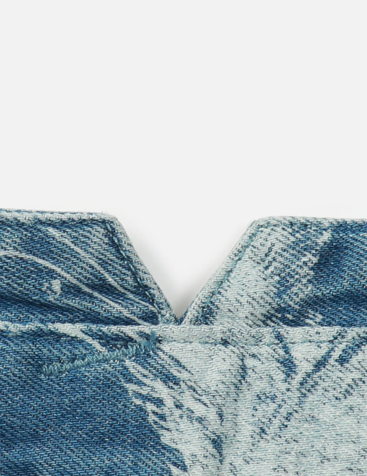 LASER-PRINT ALLOVER PEACOCK DENIM TAPER JEANS - 9