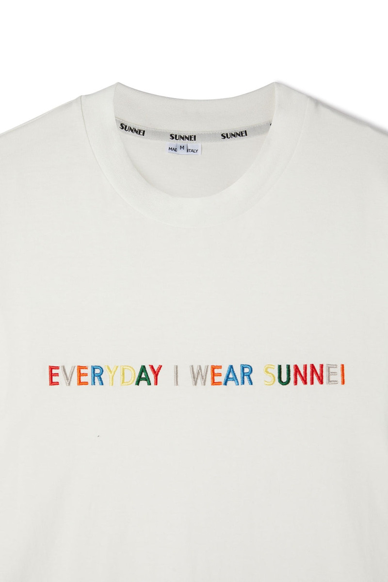 T-SHIRT WITH MULTICOLOR EVERYDAY I WEAR SUNNEI EMBROIDERY 1