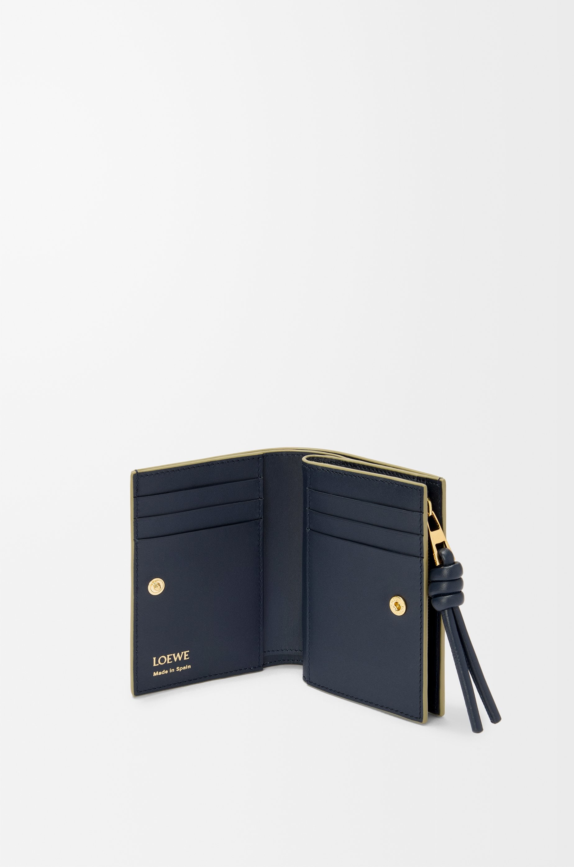 Knot compact wallet in shiny nappa calfskin - 2