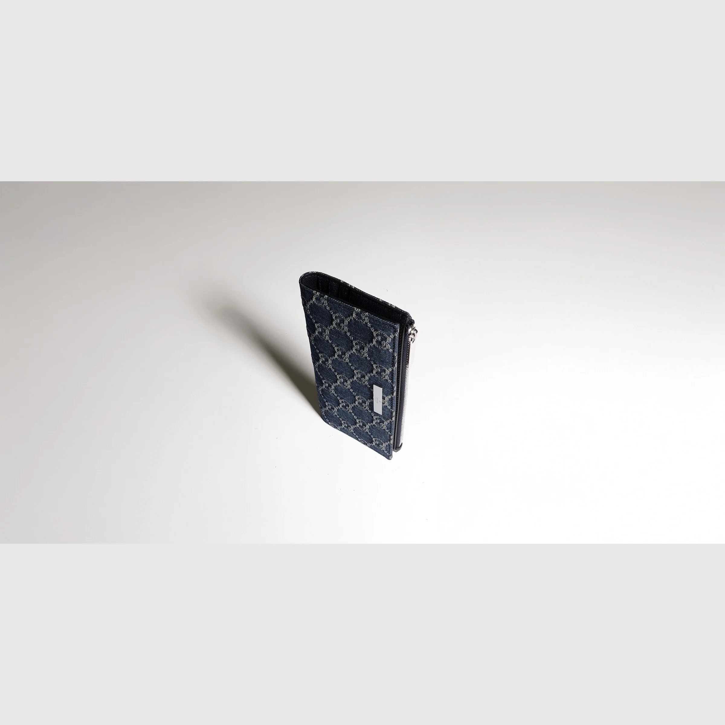Long wallet with Gucci plaque - 1