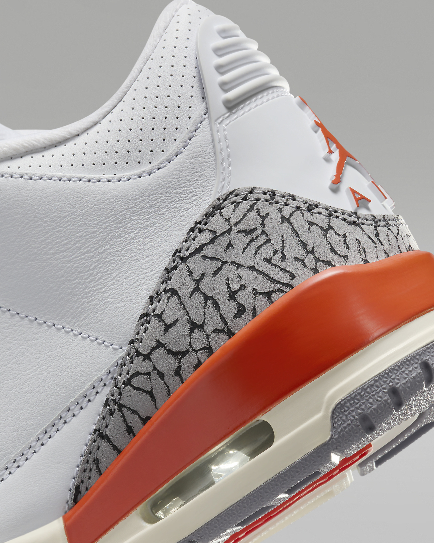 Air Jordan 3 Retro Women's Shoes - 8