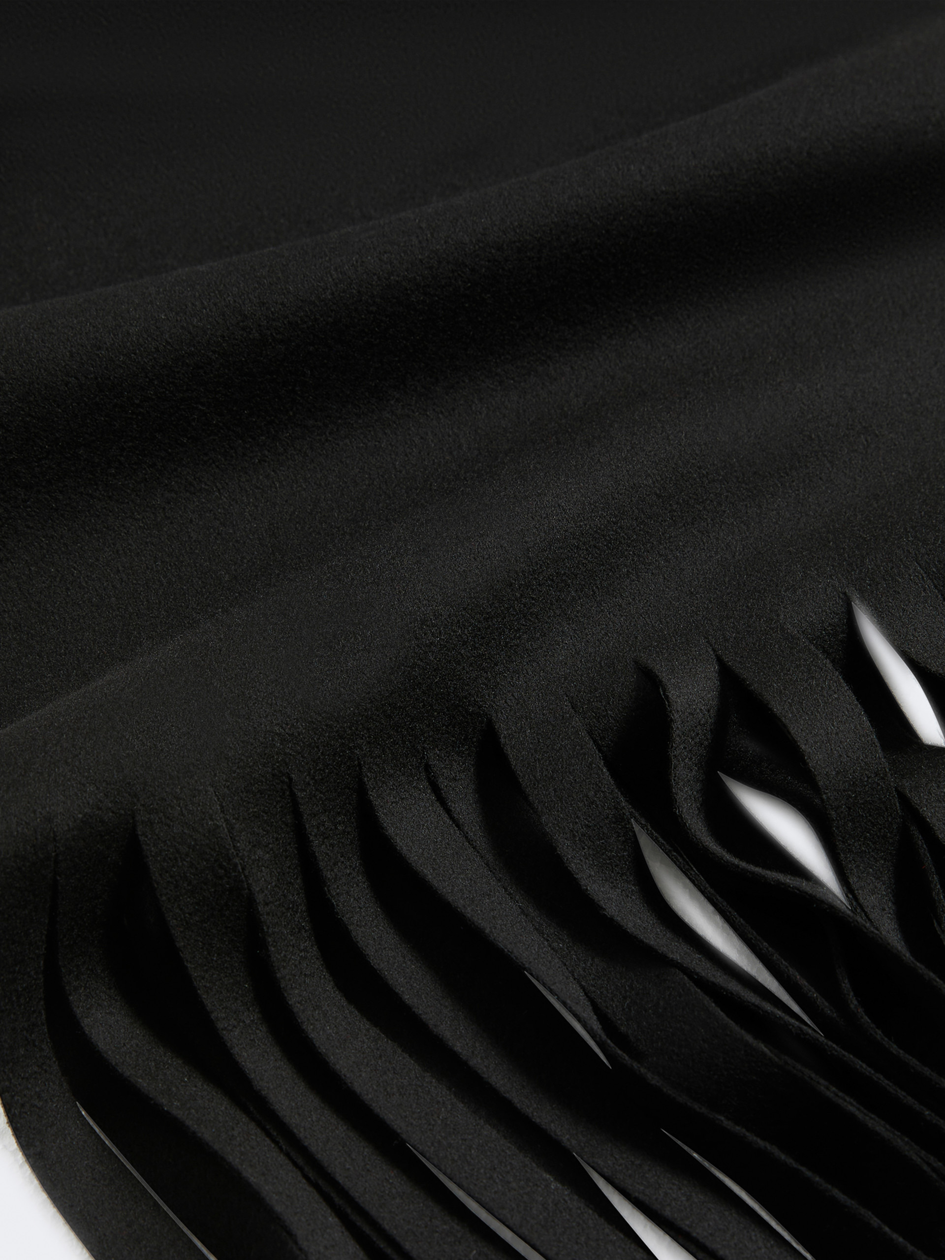 AVOCADO Long fringed scarf - RUNWAY - 2