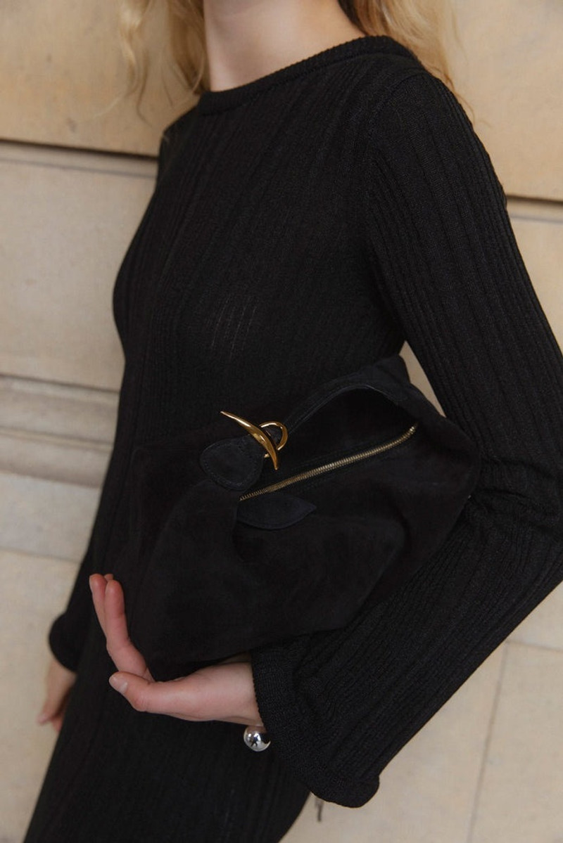 Liffner PILLOW POUCH SUEDE BLACK outlook