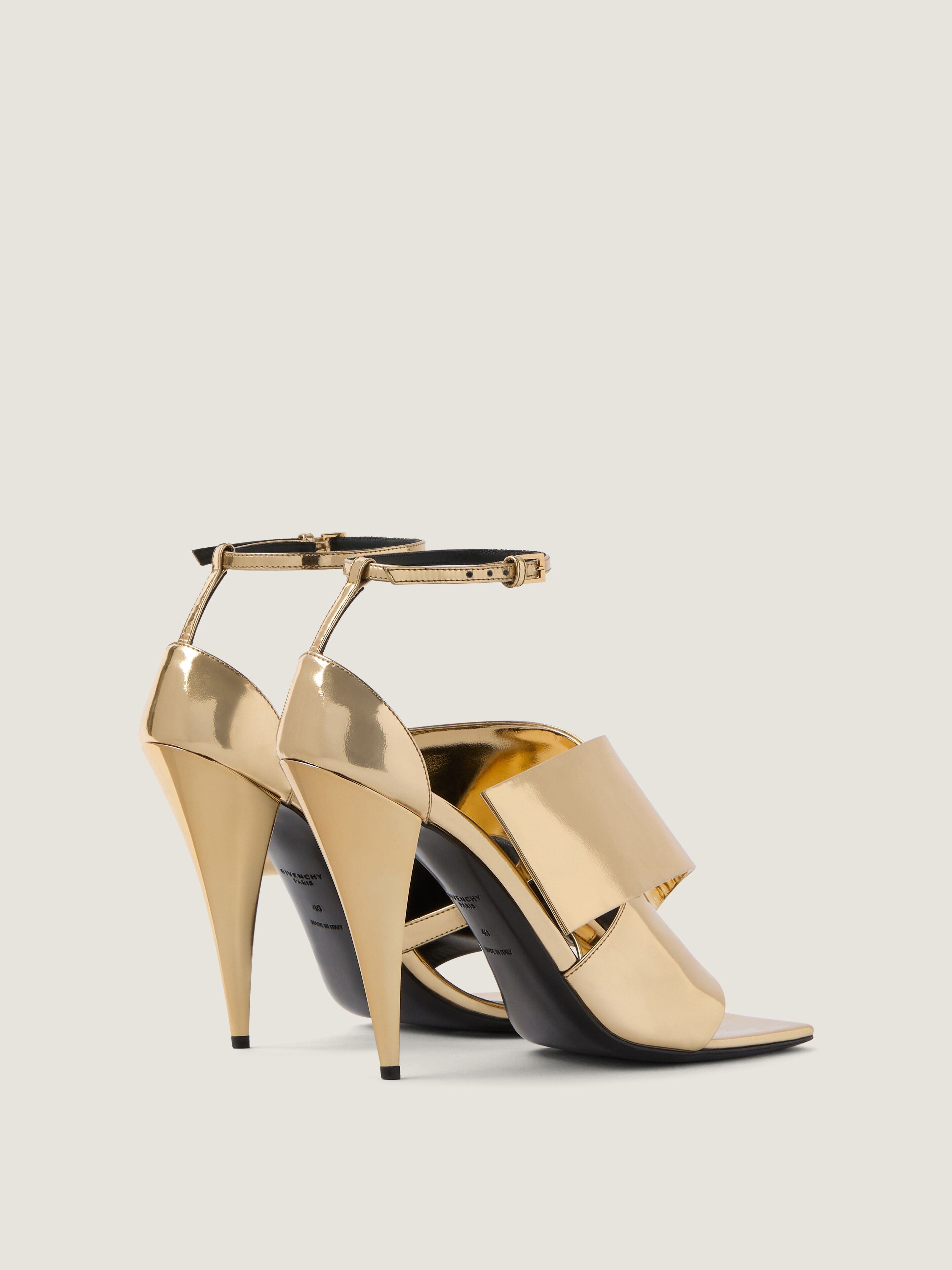 SLICED SQUARE HEELED SANDALS IN MIRROR EFFECT LEATHER - 5