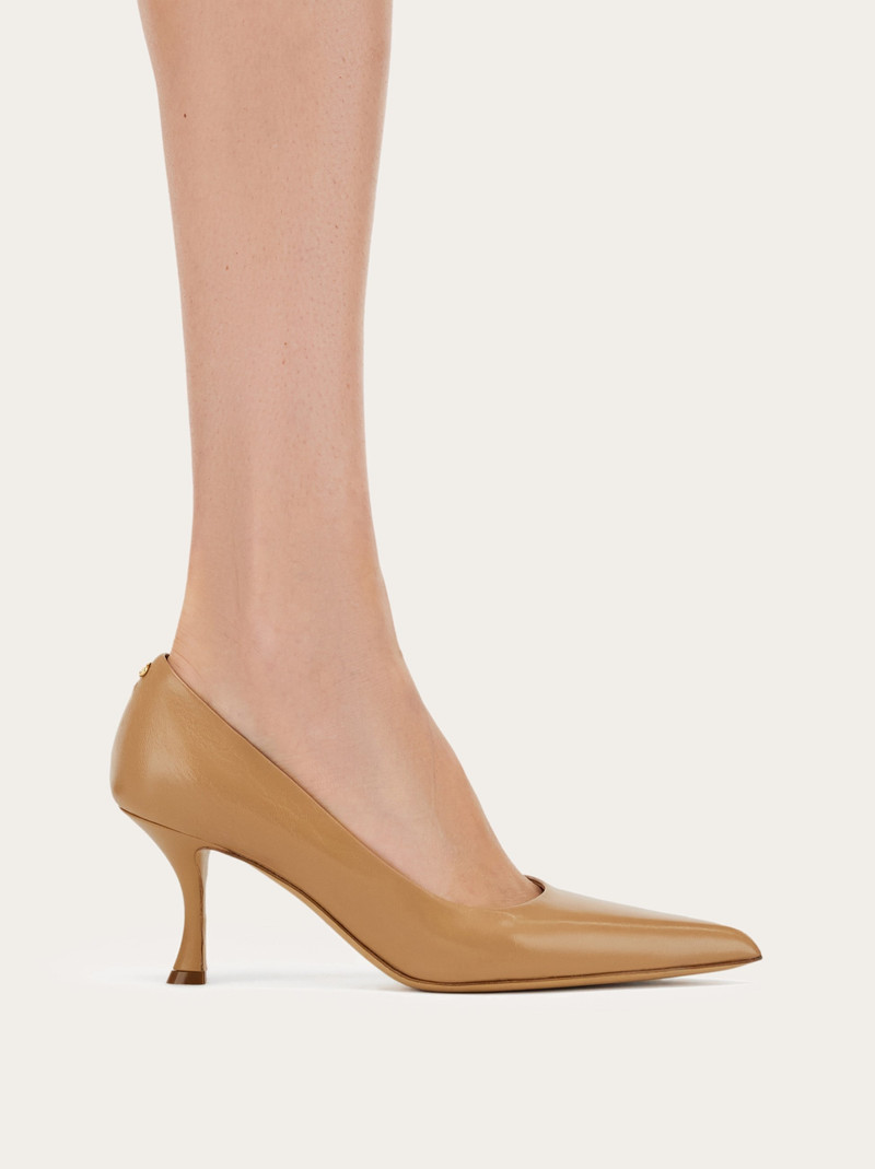 FERRAGAMO Pump shoe outlook
