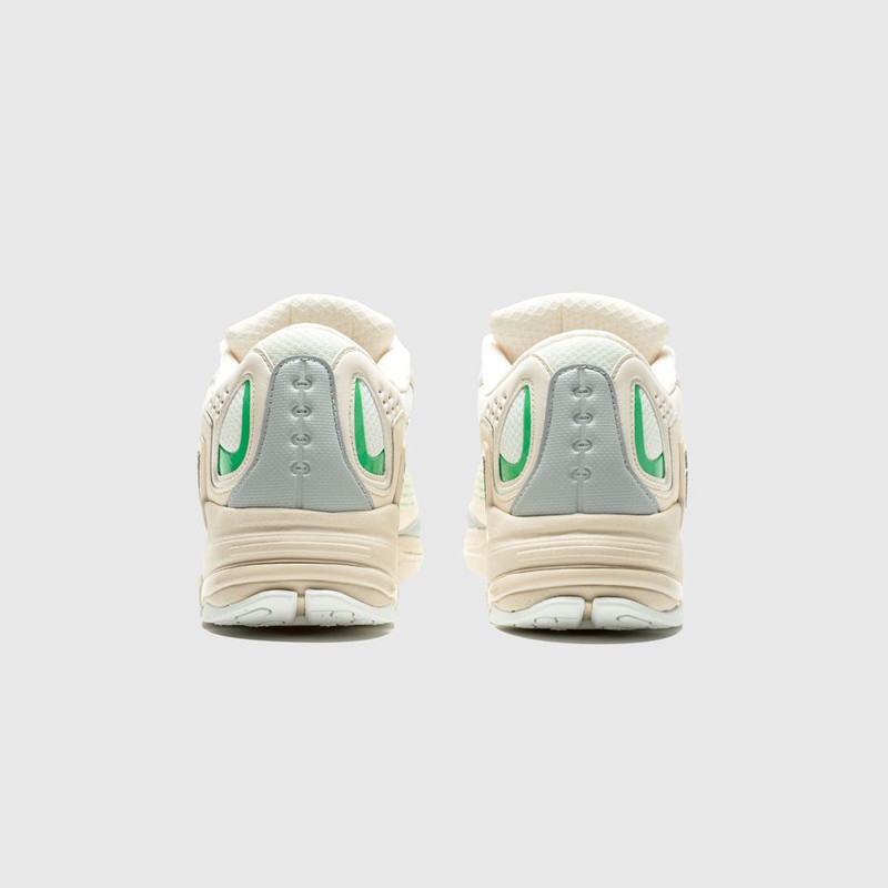 Raf Simons (RUNNER) ULTRASCEPTRE outlook