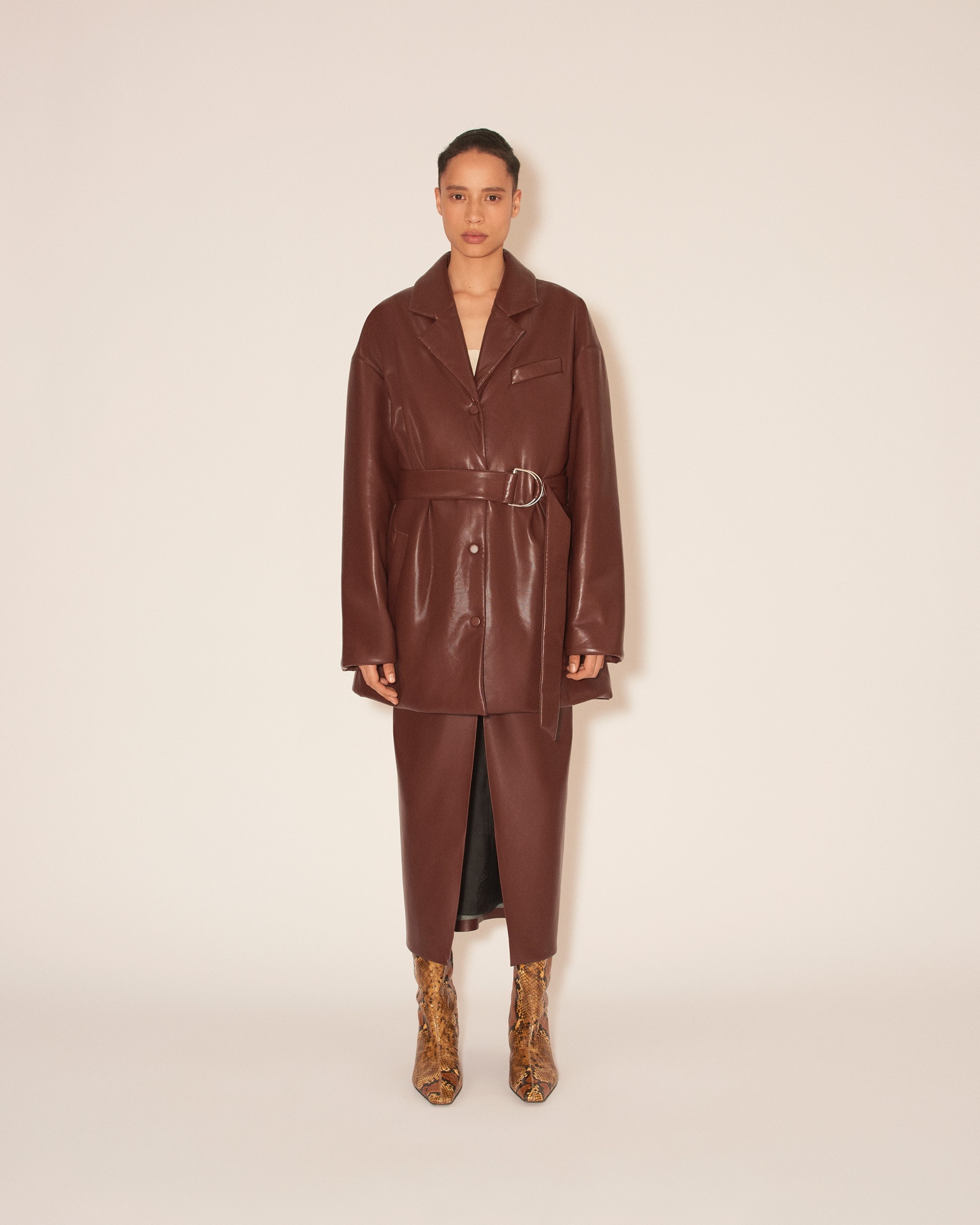 LIBAN - Belted OKOBOR™ alt-leather padded jacket - Plum chutney - 2