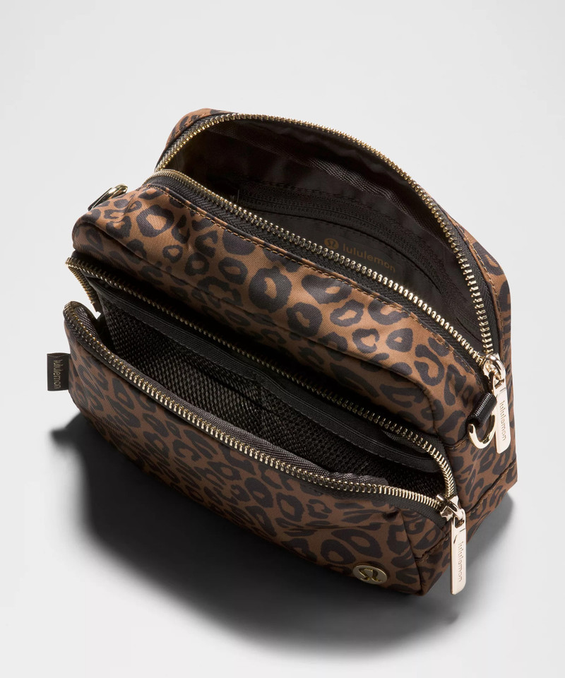 Everywhere Crossbody Bag 2L *Metal Hardware 4