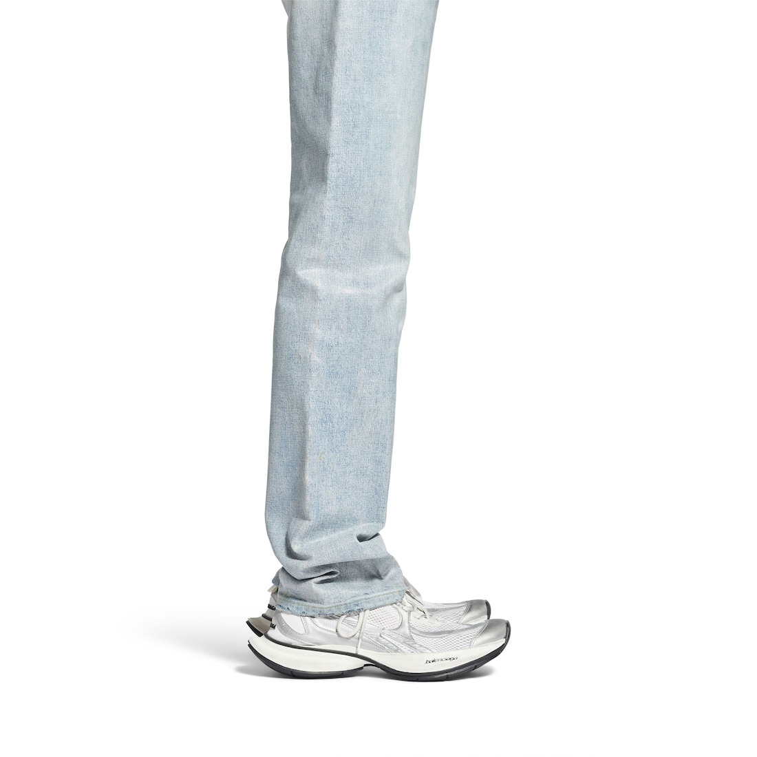 Women's Circuit Sneaker  in White/silver - 9