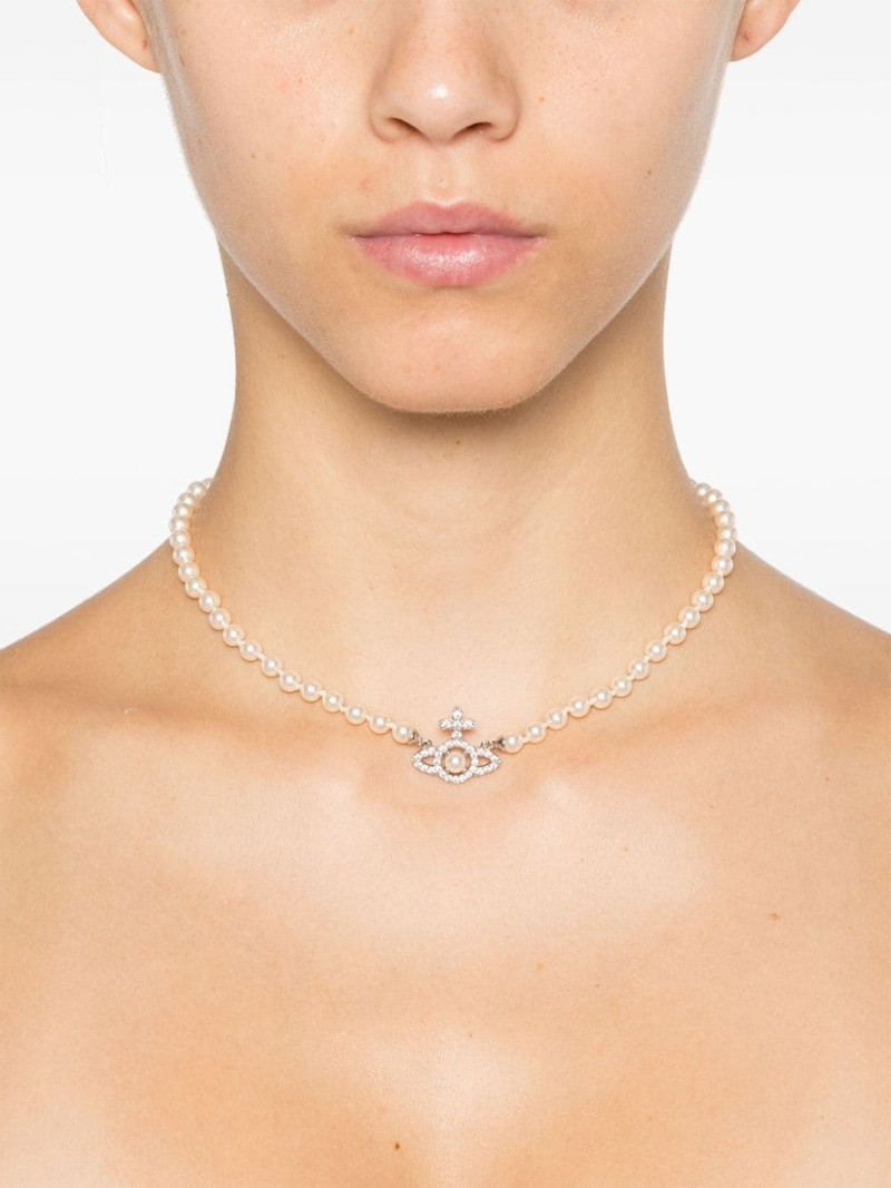 Vivienne Westwood Olympia pearl necklace outlook