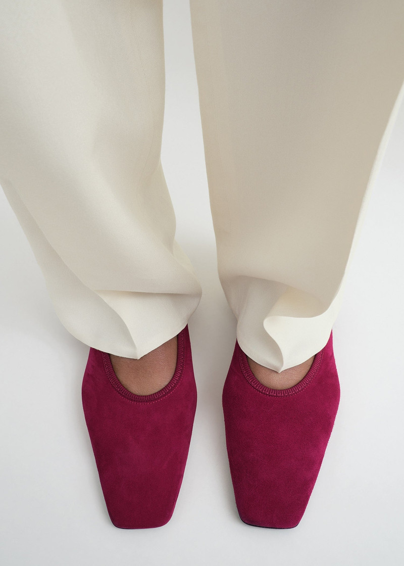 Totême Minimalist suede ballerinas scarlet outlook