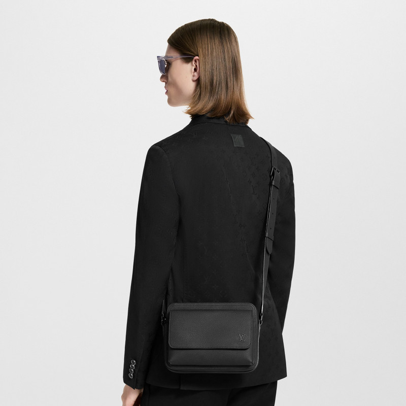 Boarding Messenger 5