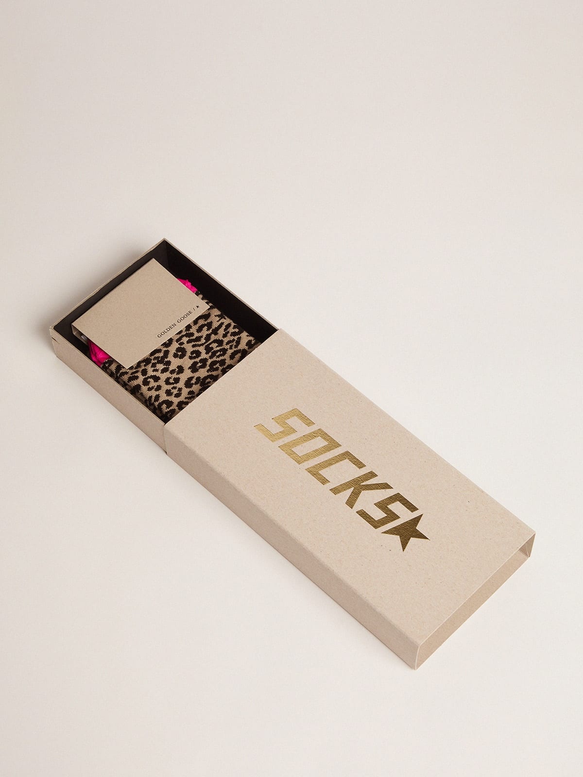 Animal-print socks with sand-colored base and fuchsia details - 2