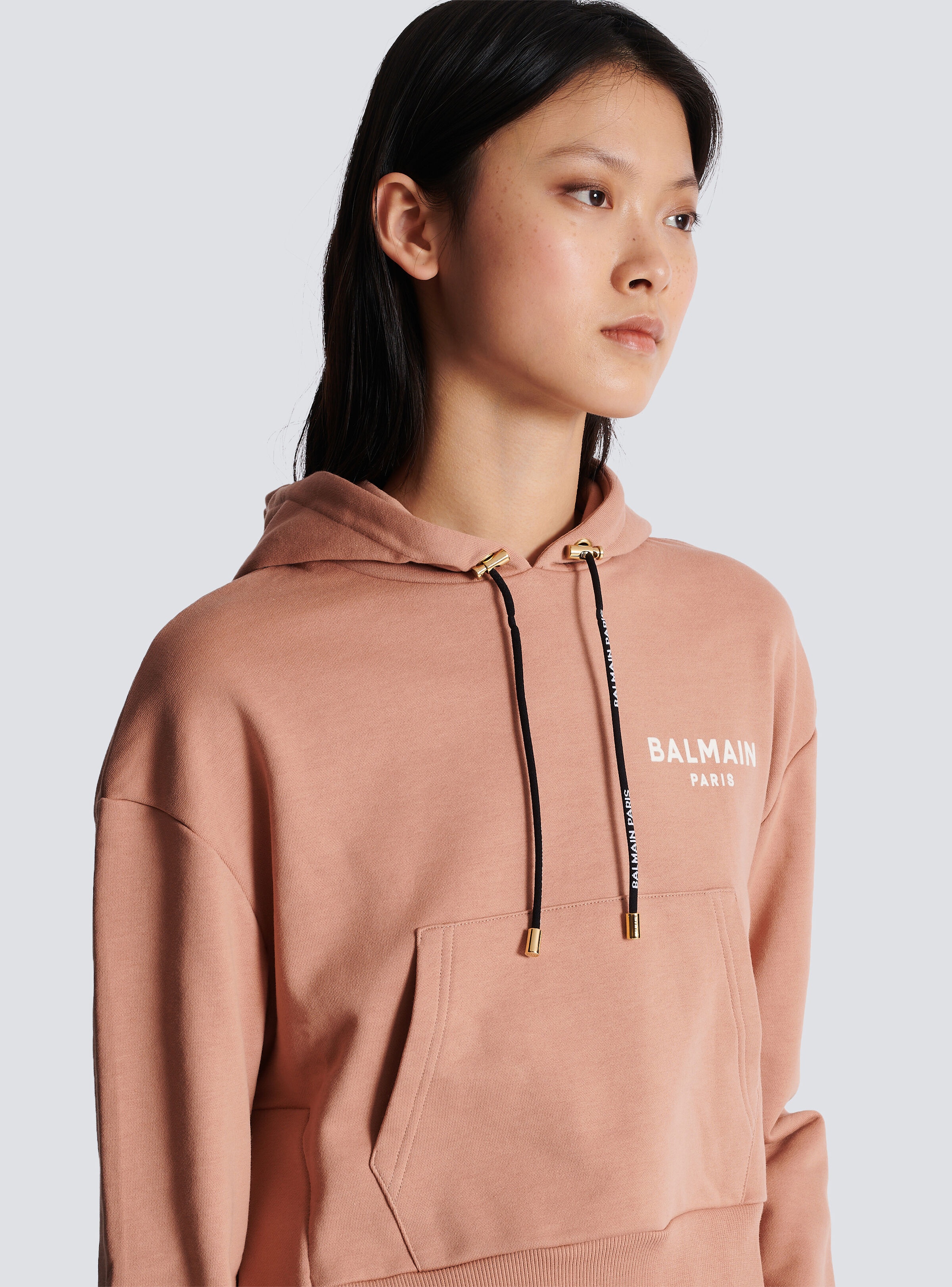 Cropped cotton sweatshirt with flocked Balmain logo - 6