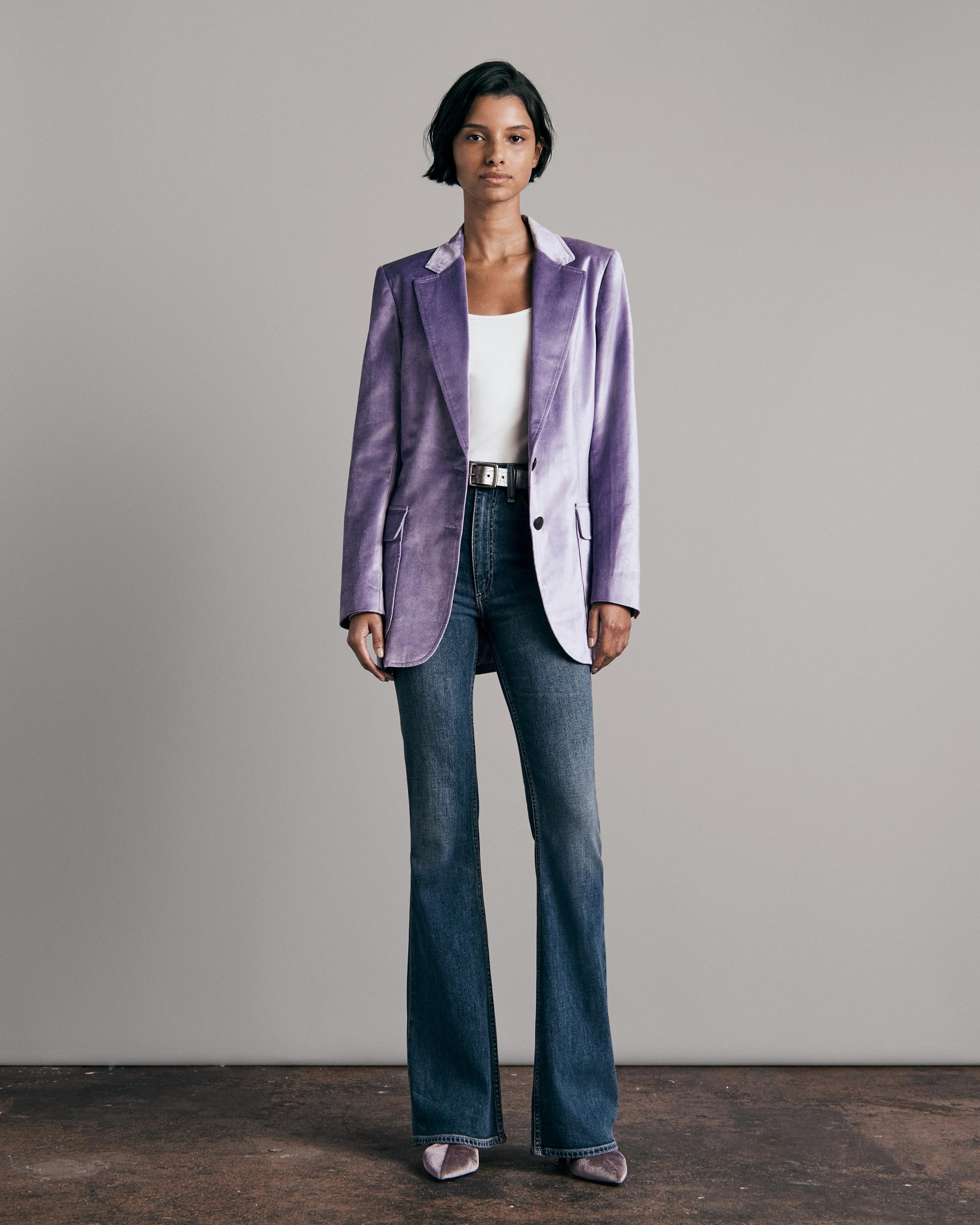 Cody Velvet Blazer
Oversized Fit Blazer - 2