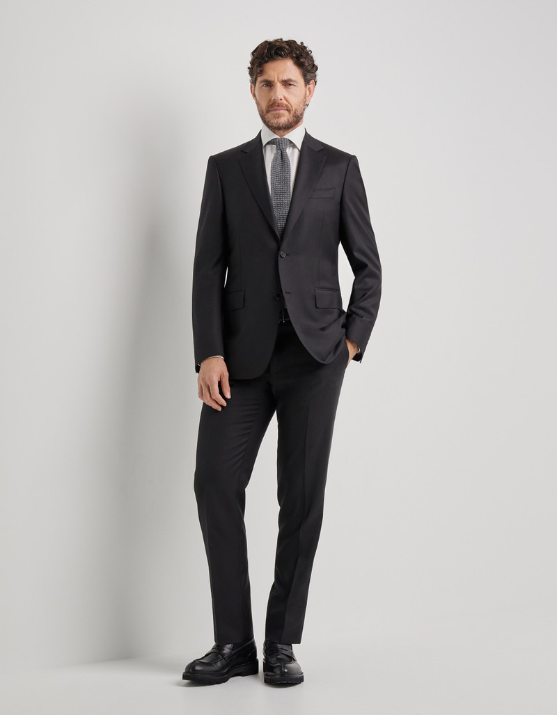 SUIT IN BLACK WOOL 3