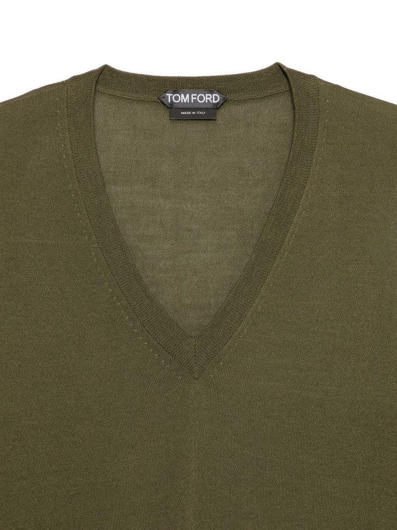 V-neck sweater 3