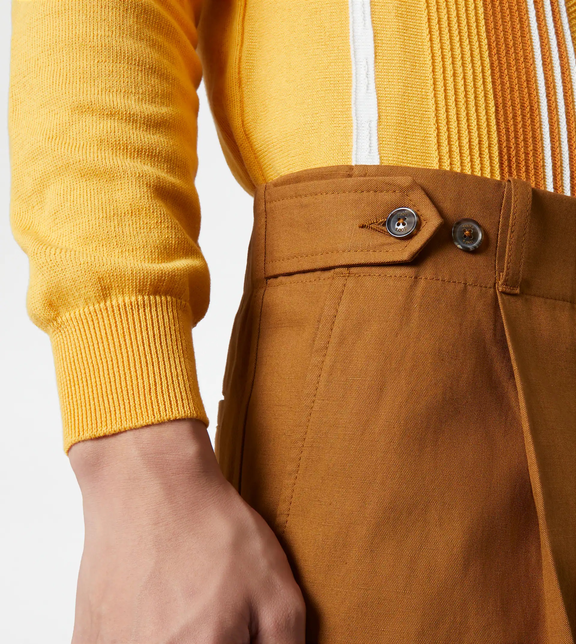 BERMUDA SHORTS WITH DARTS - BROWN - 5