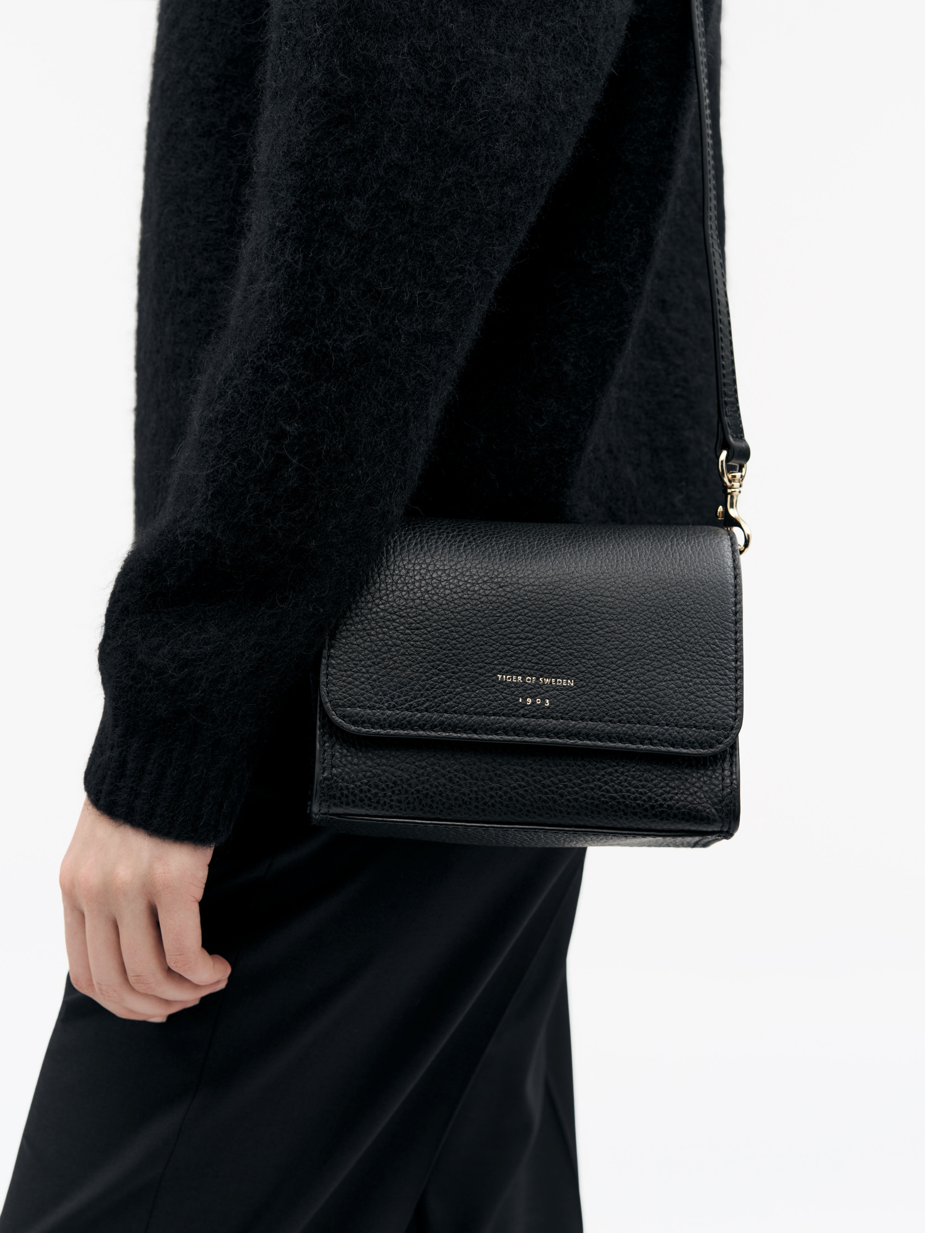 Ravea Crossbody Leather Bag - 5