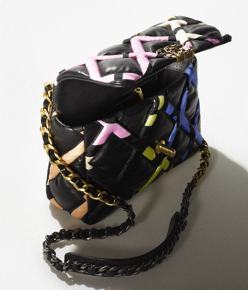 CHANEL 19 Handbag 3