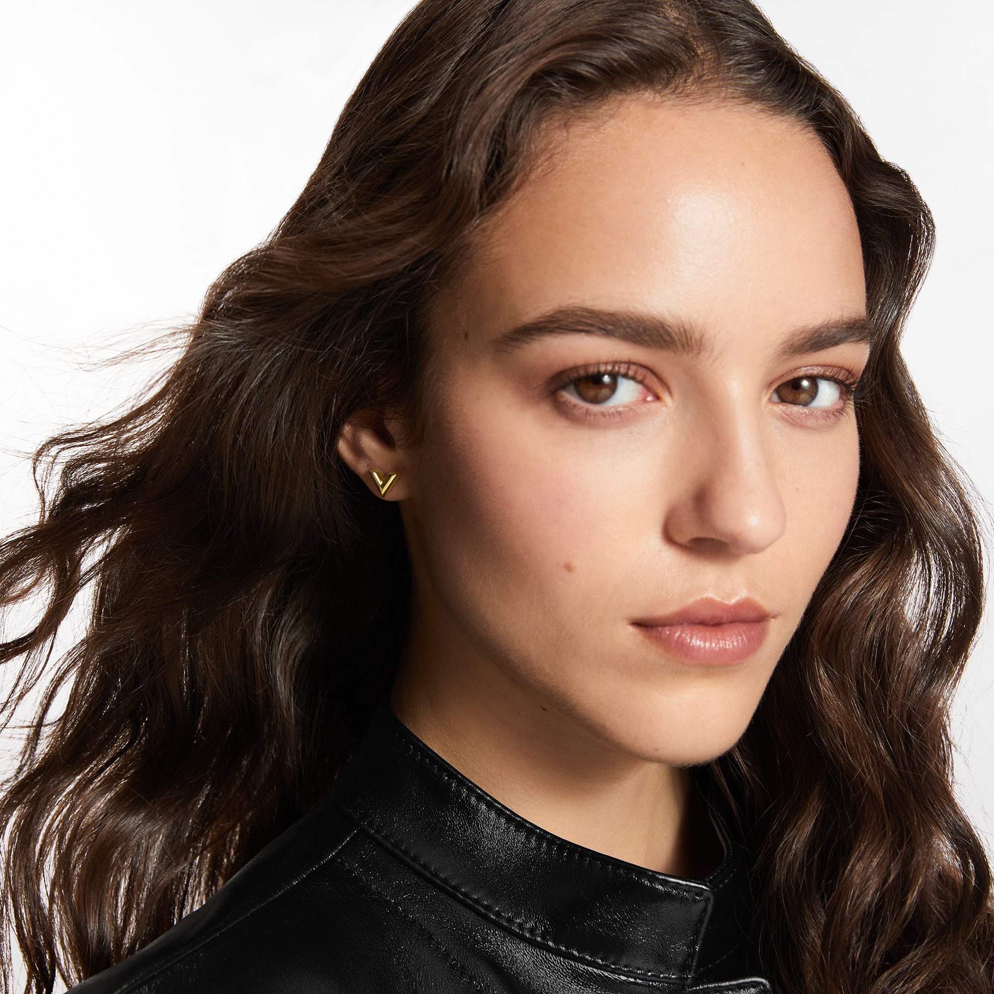 Essential V Stud Earrings - 4