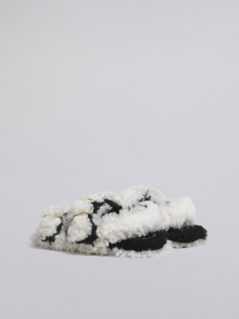 WHITE SHEARLING FUSSBET 3