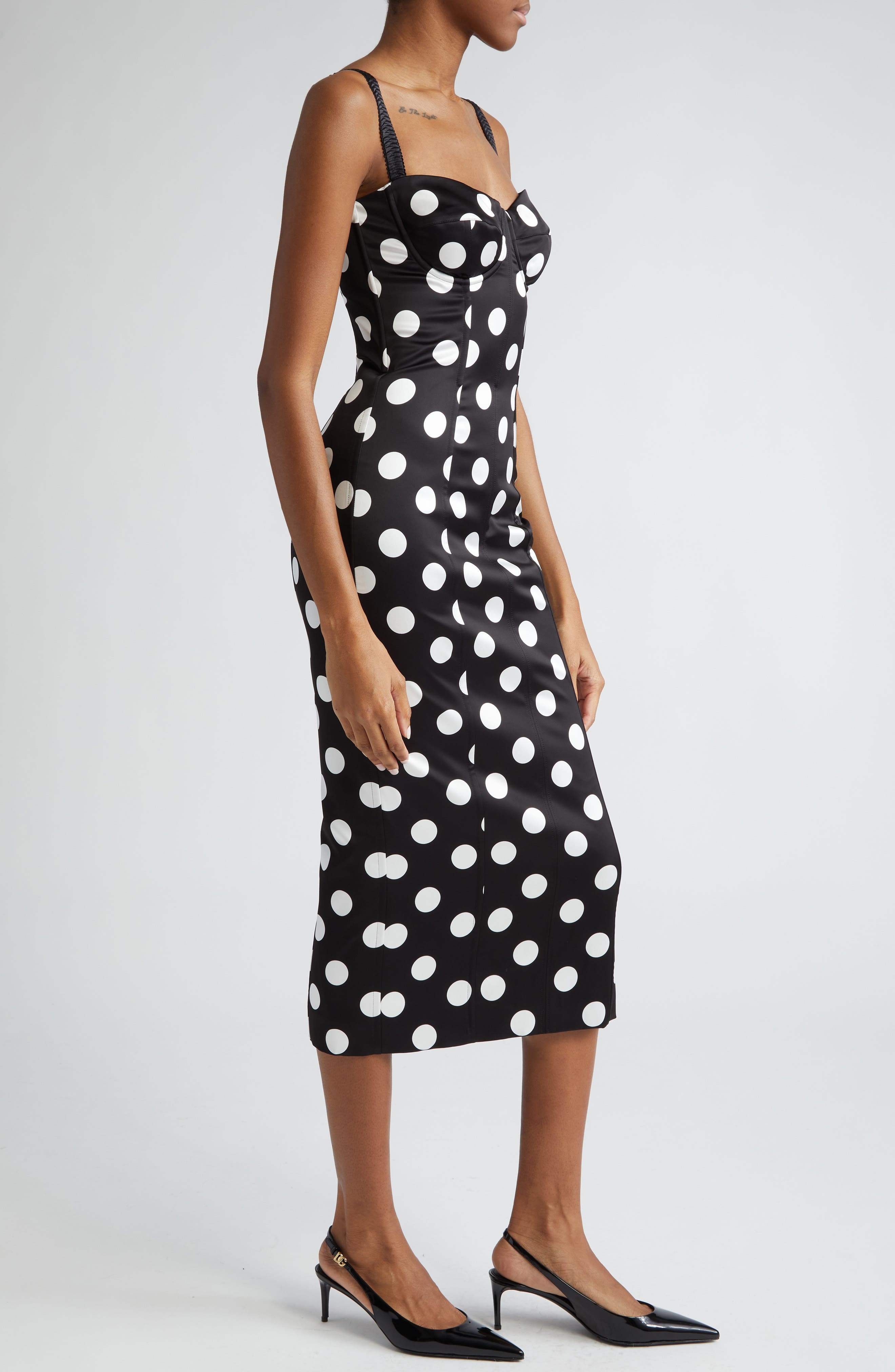 Polka Dot Ruched Satin Sheath Dress in Hnl2Wpois Bco Fdo. nero - 4