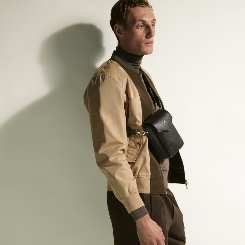 Sartorial vertical messenger 6