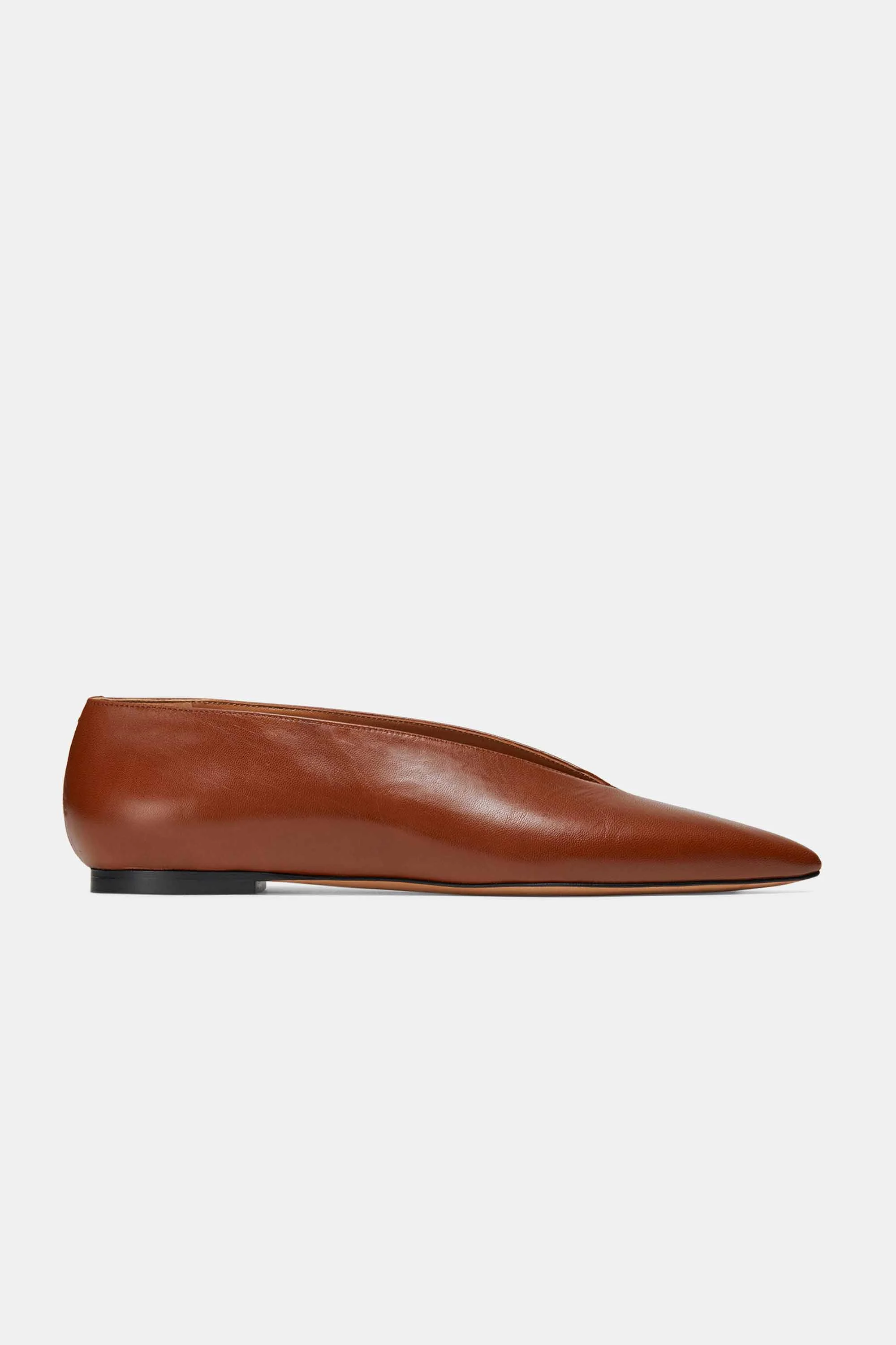 POINTY V-FLAT IN CHESTNUT NAPPA - 1